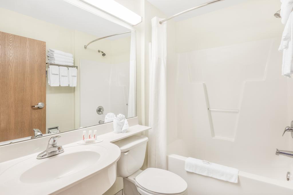 Microtel Inn & Suites By Wyndham カロライナビーチ エクステリア 写真