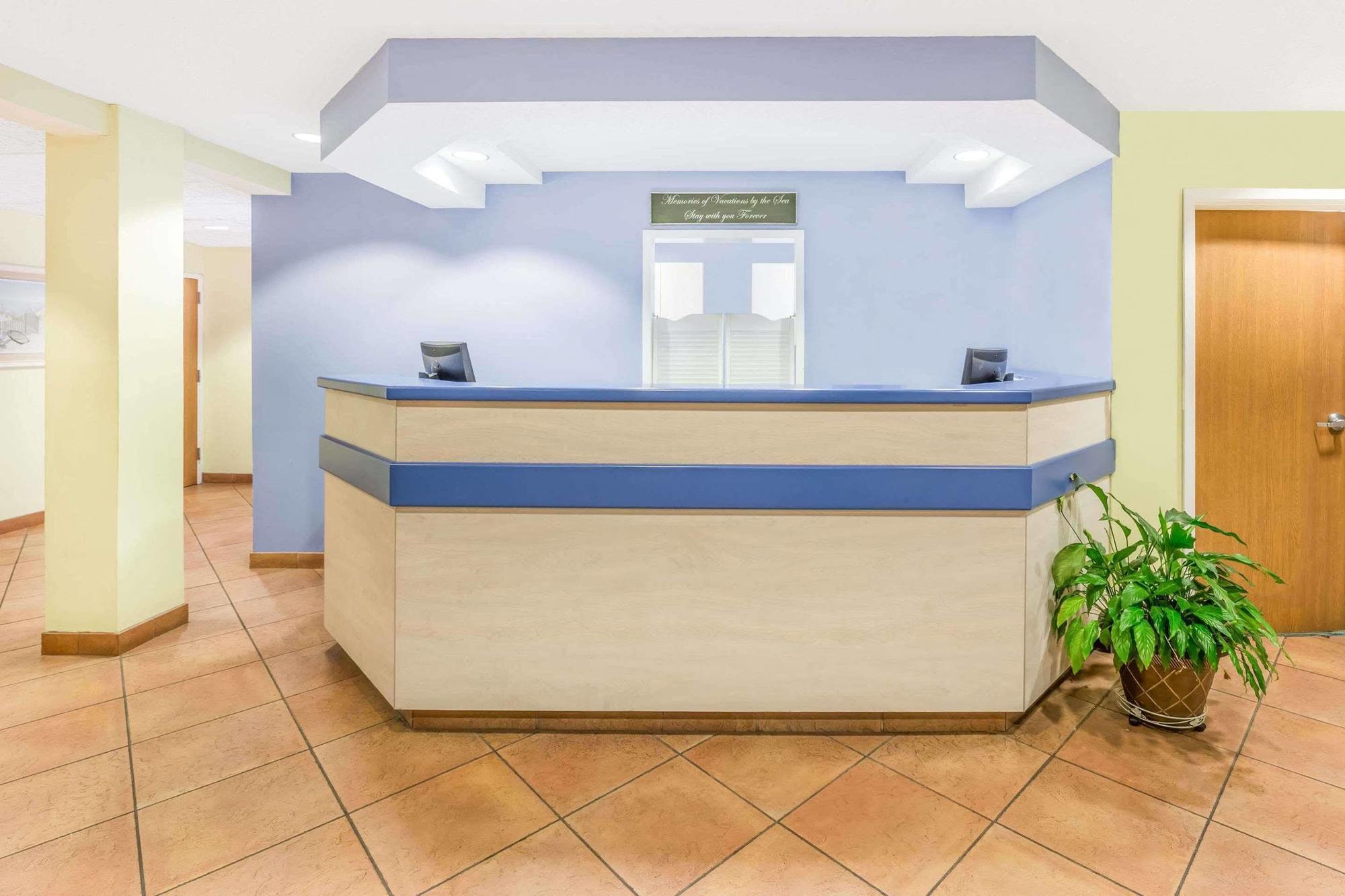 Microtel Inn & Suites By Wyndham カロライナビーチ エクステリア 写真