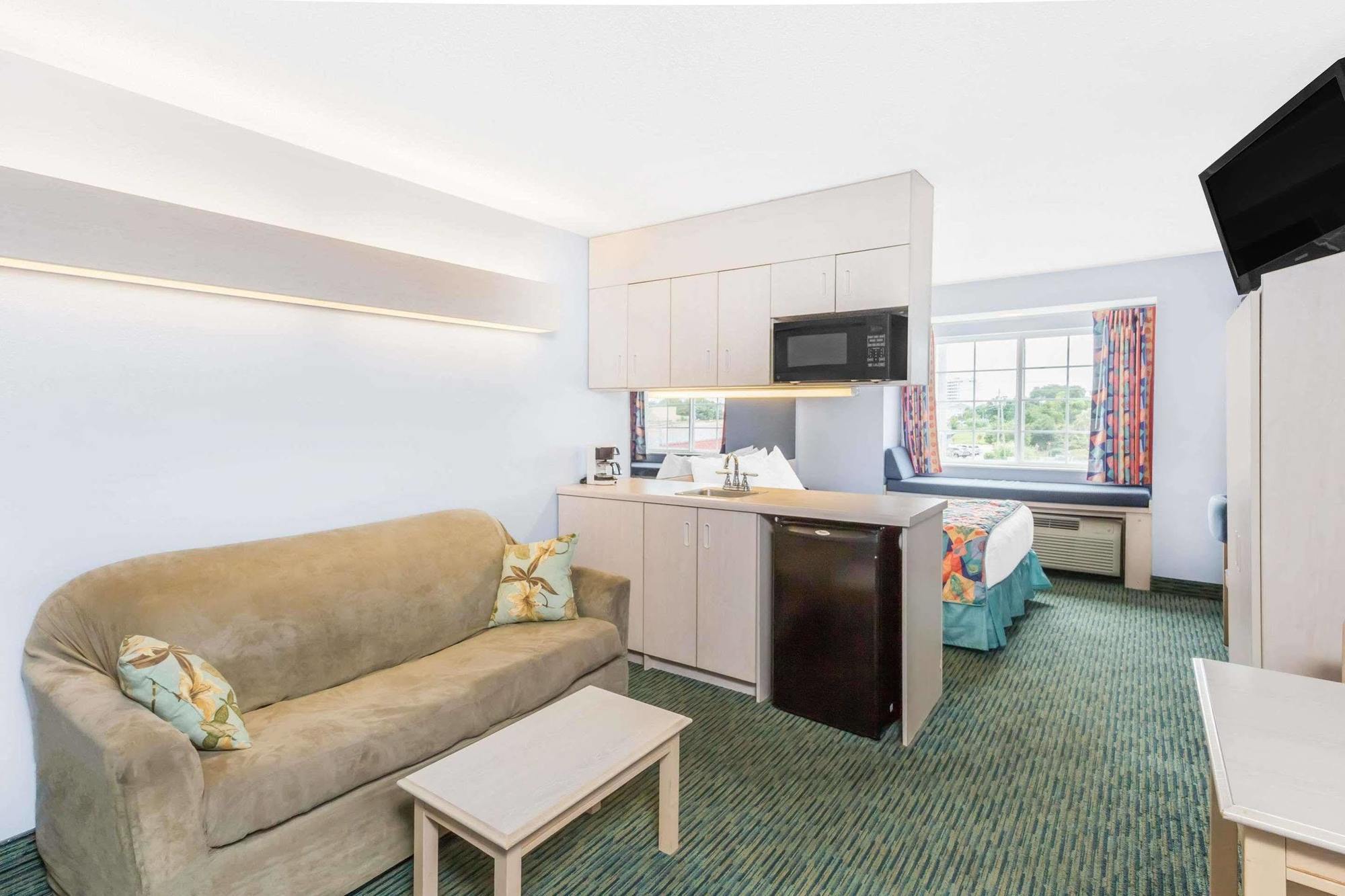 Microtel Inn & Suites By Wyndham カロライナビーチ エクステリア 写真