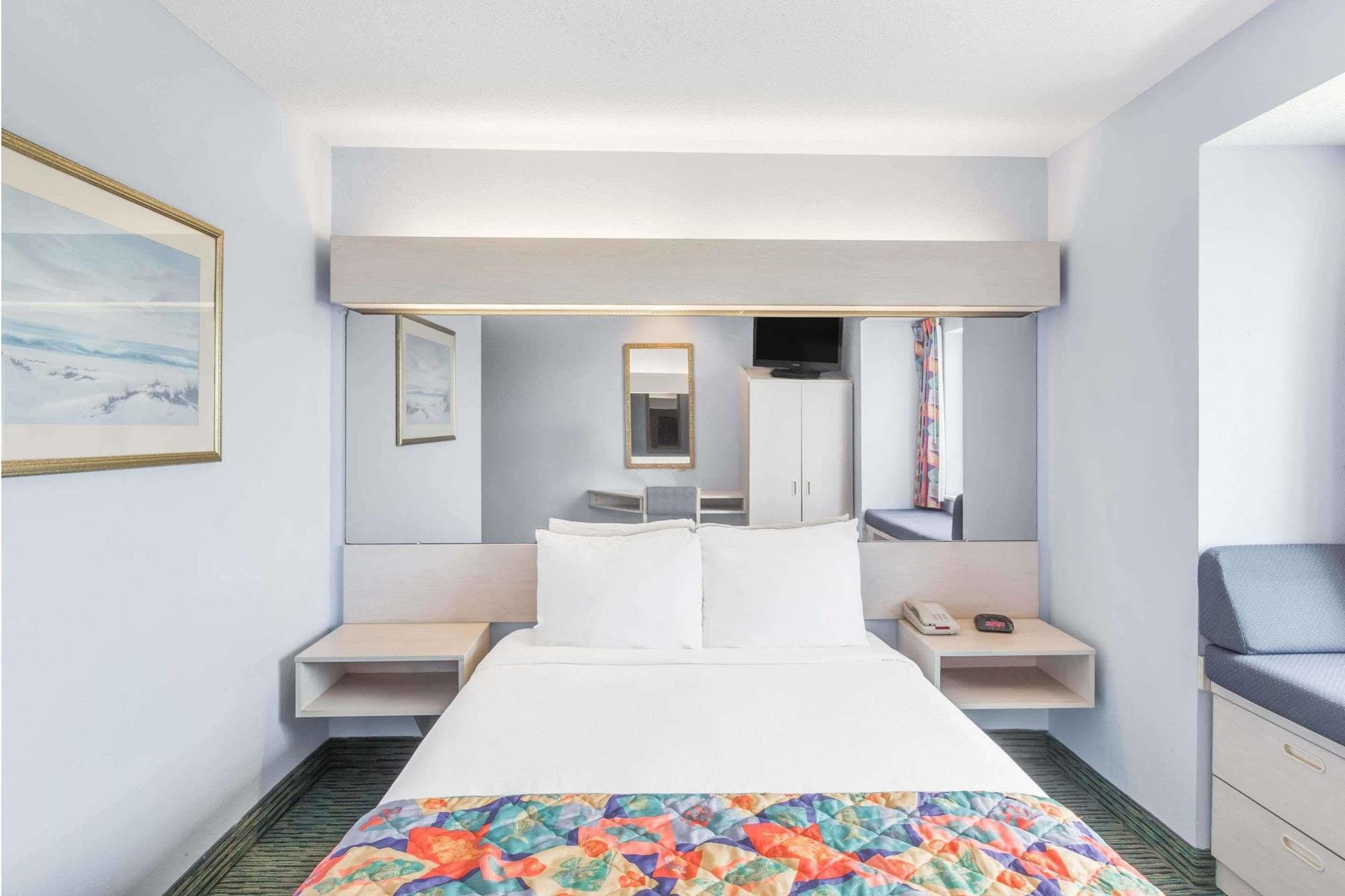 Microtel Inn & Suites By Wyndham カロライナビーチ エクステリア 写真