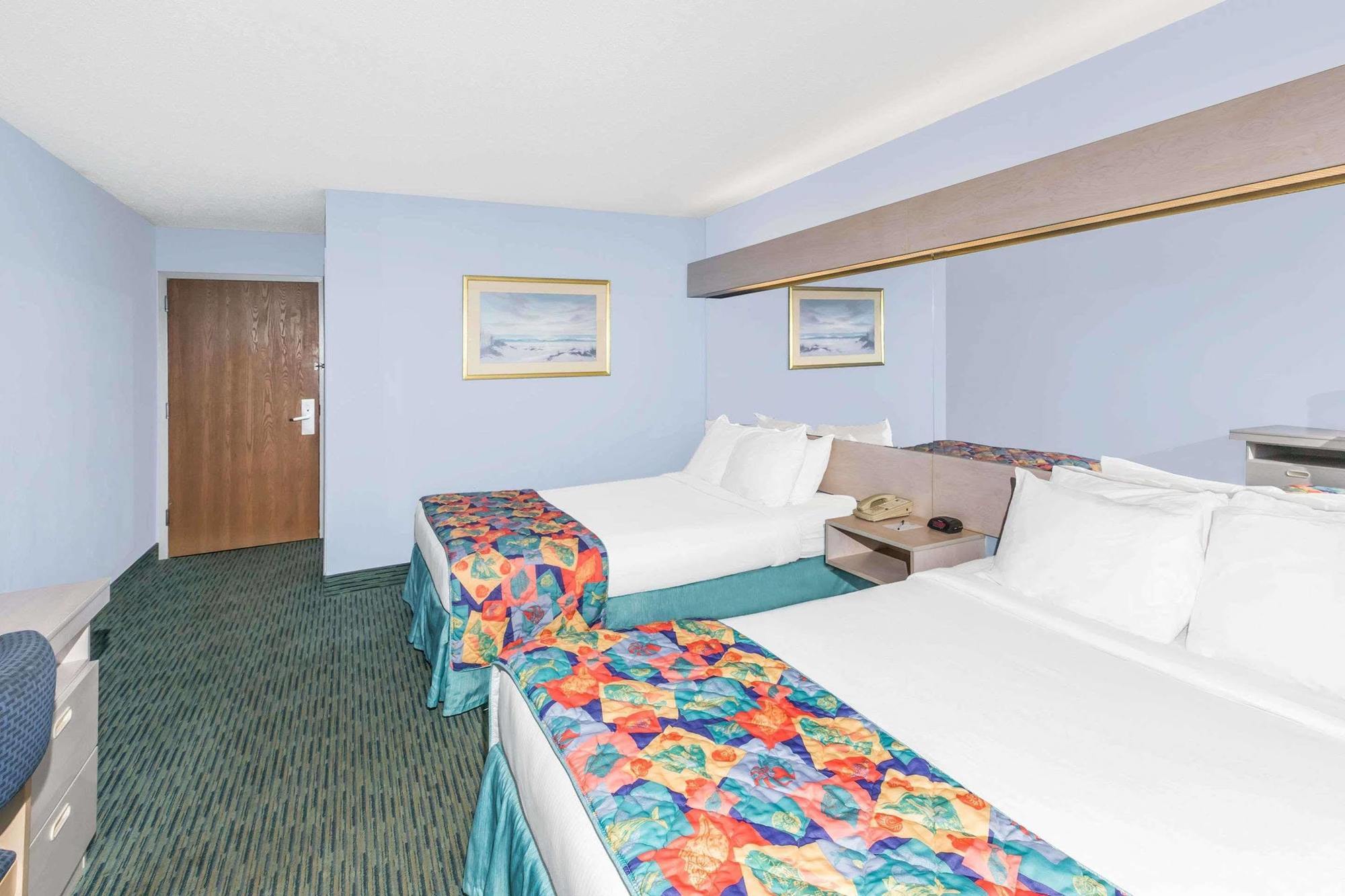 Microtel Inn & Suites By Wyndham カロライナビーチ エクステリア 写真