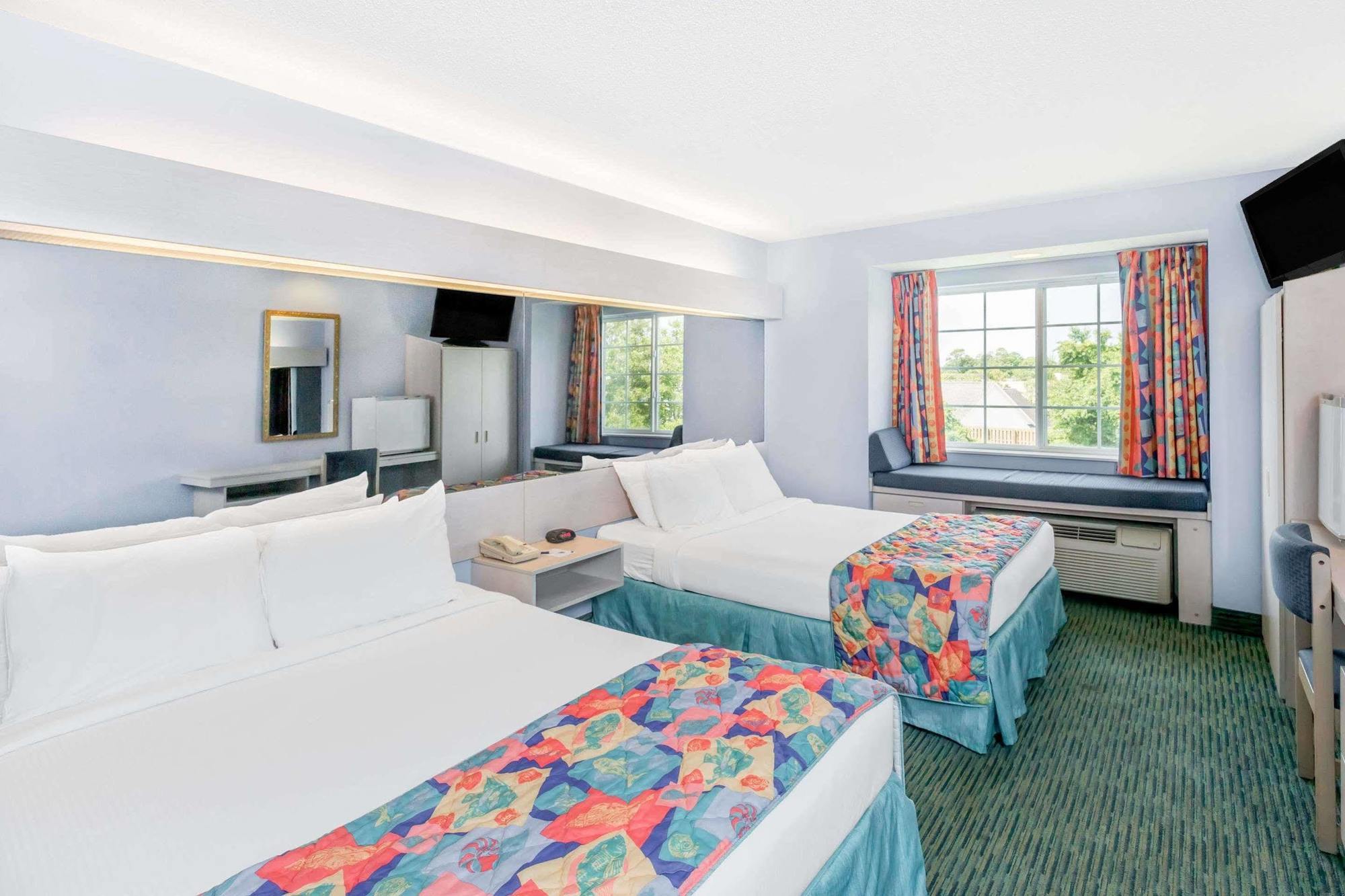 Microtel Inn & Suites By Wyndham カロライナビーチ エクステリア 写真
