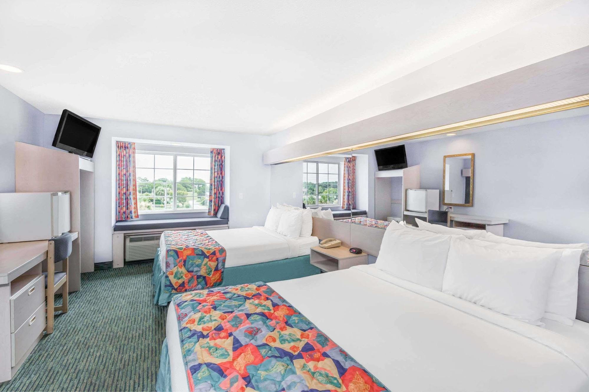 Microtel Inn & Suites By Wyndham カロライナビーチ エクステリア 写真
