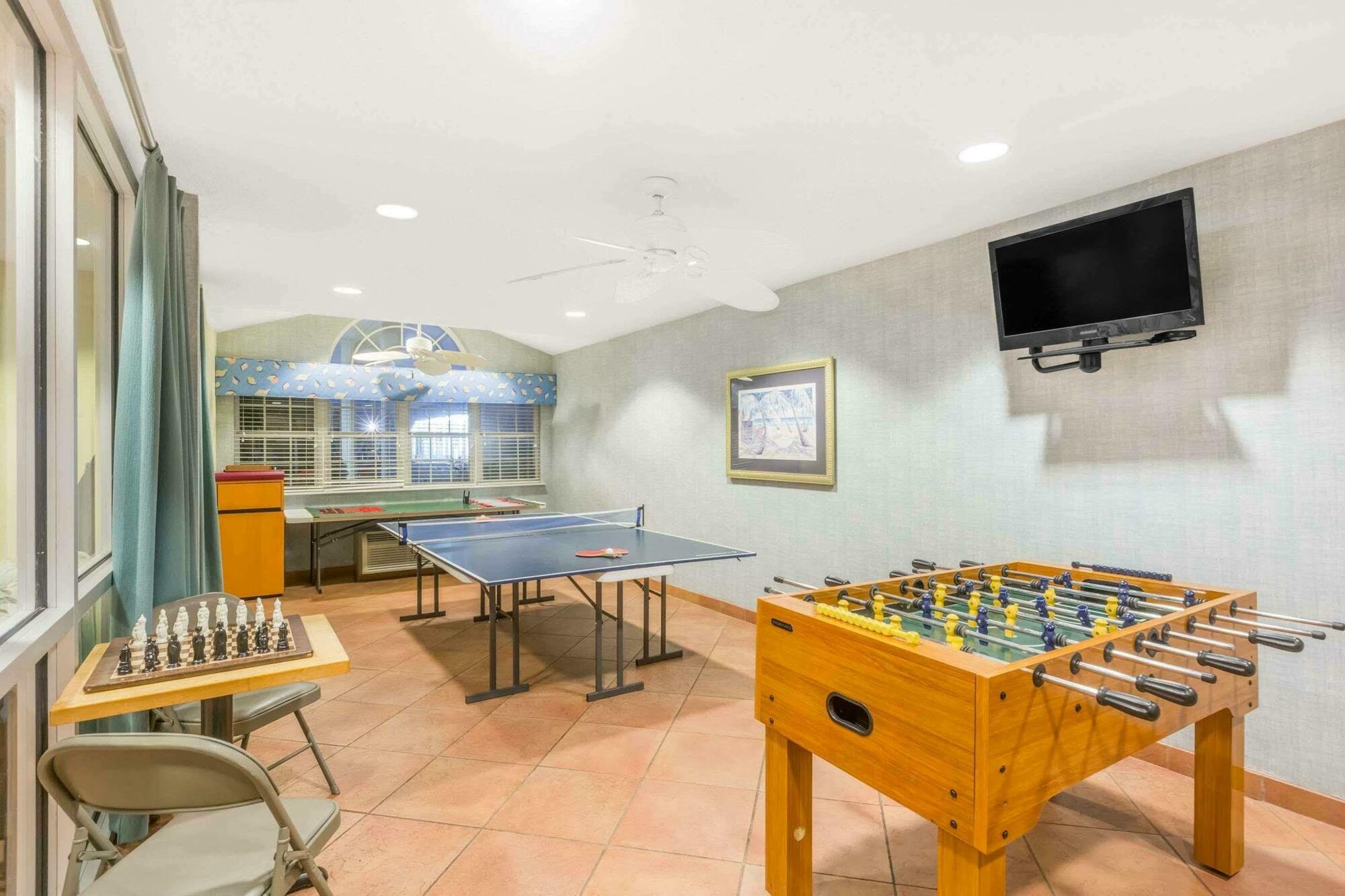 Microtel Inn & Suites By Wyndham カロライナビーチ エクステリア 写真